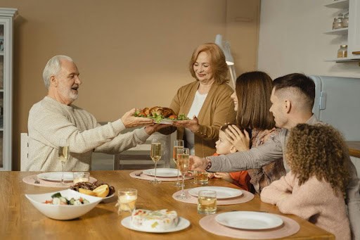 Hearing Tips for a Noisy Thanksgiving Gathering